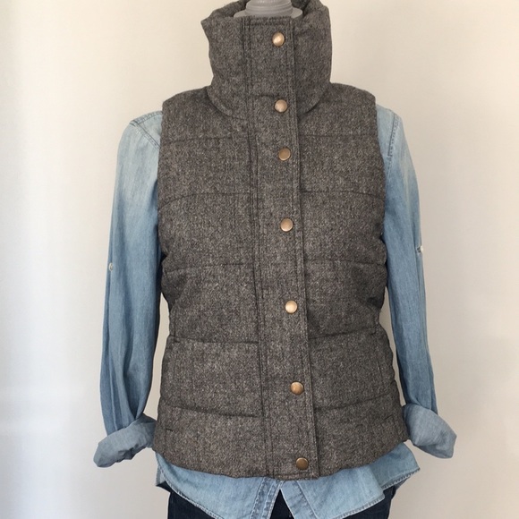 Old Navy Tweed Puffer Vest, size Small 🖤 - Picture 13 of 13